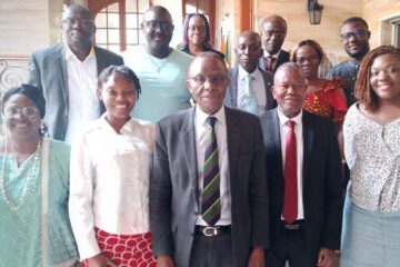 Le prof. Akiana et sa délégation au CRESAC