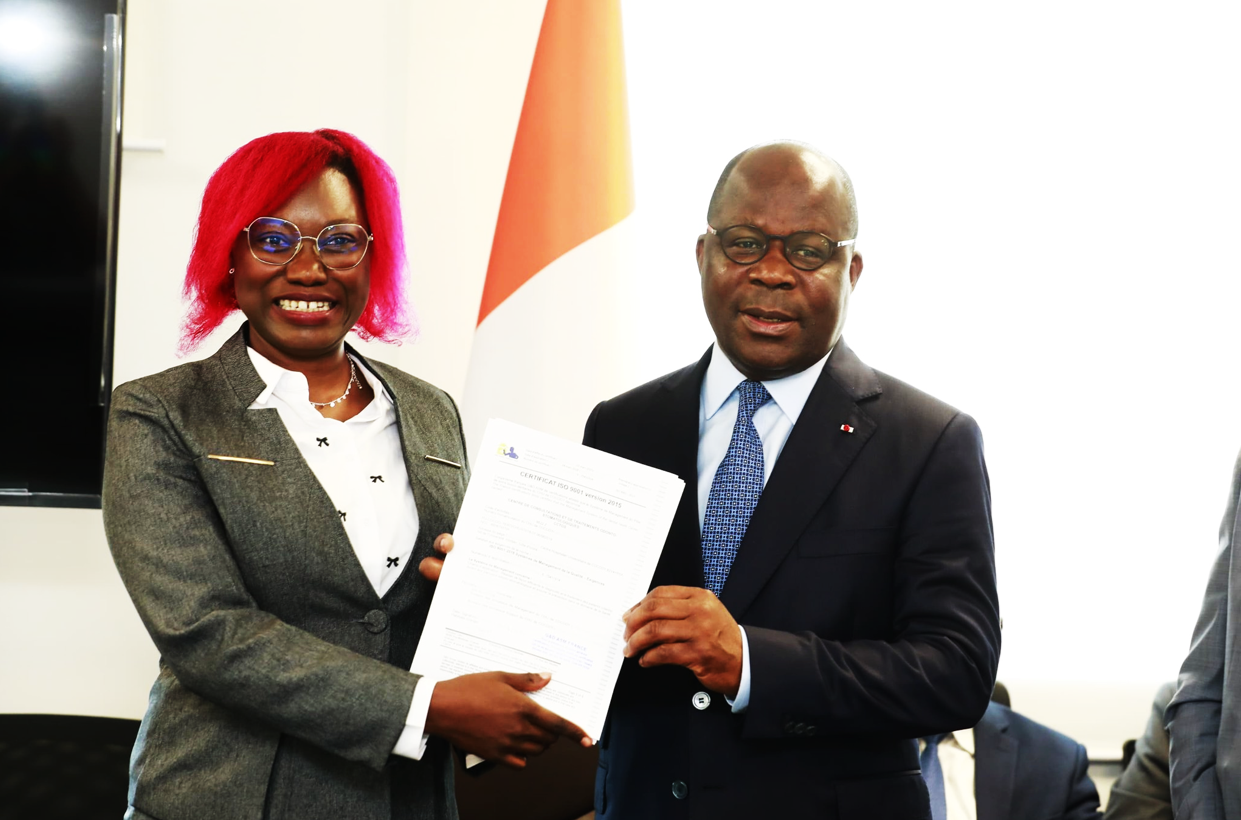 mme habibata granger avec m. dimba pierre ministre de la santé